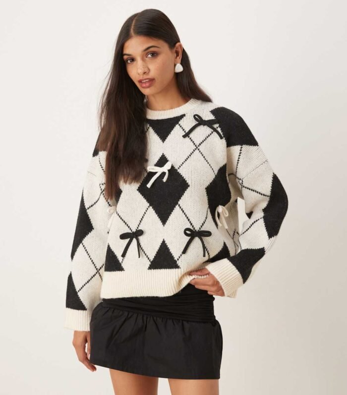 DESIGN bow placement argyle jumper in black