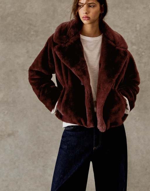 Pull&Bear Short faux fur coat in burgundy